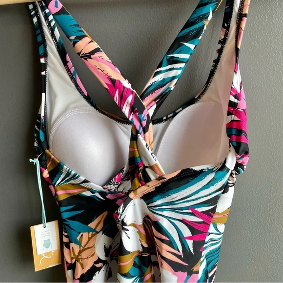 Kona Sol Twist Back Floral One Piece NWT Swimsuit - Picture 6 of 8